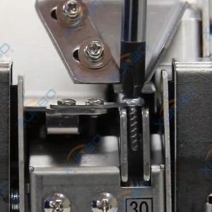 工厂中使用自动锁螺丝机在的优势？