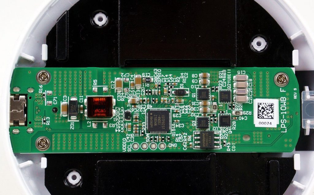 小米无线充PCB螺丝孔位3